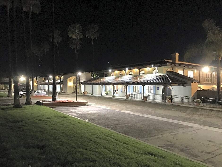 Channel Islands Inn - featured photo