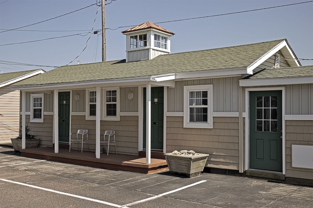 Seahorse Inn and Cottages - photo 34