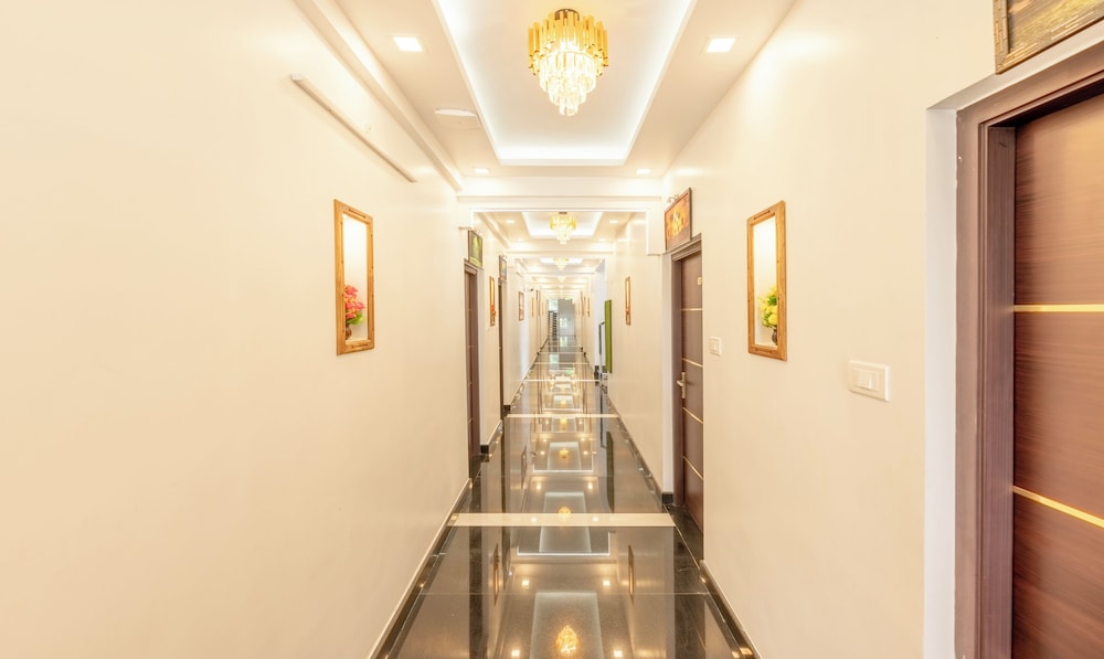 Treebo Premium Cochin Airport 5 Min From Cochin Airport in Aluva, India