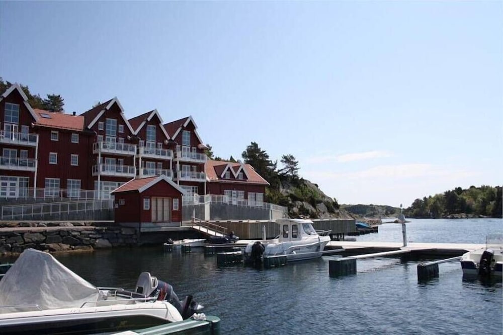 StayPlus Exclusive Seafront Holiday Home — 4-Star Luxury Hotel in Kristiansand, Norway