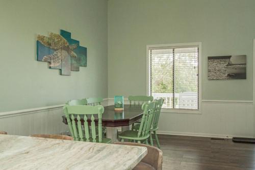 Saltwater Gospel by Oak Island Accommodations - photo 20