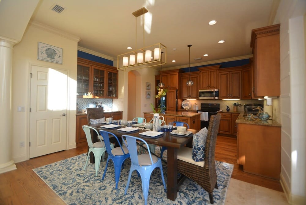 Ocean View Paradise Steps away from the Beach Will Accommodate Up To 10 People including 1 3 Fa - photo 15