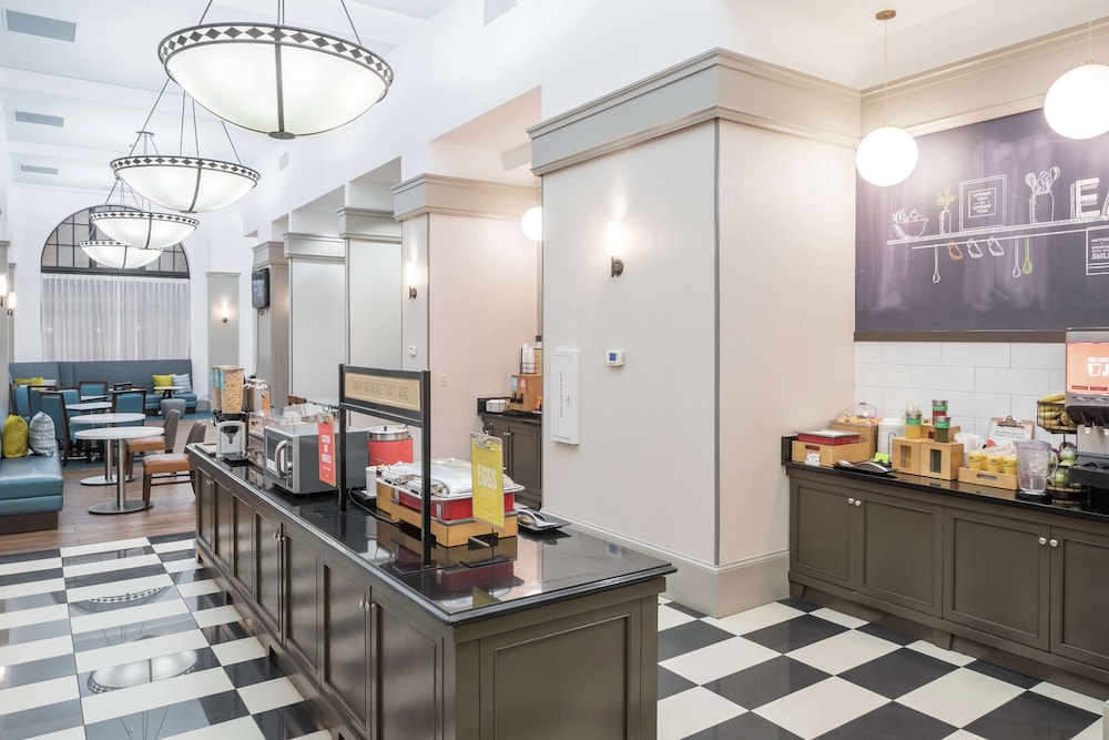 Hampton Inn & Suites Atlanta Downtown - photo 38