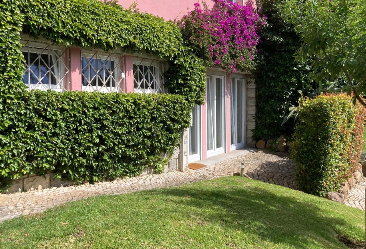 Quiet Studio with garden 8 Min from Beach — 4-Star Luxury Hotel in Estoril, Portugal