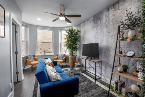 Cute and Cozy Chicago Modern Condo — 4-Star Luxury Hotel in Chicago, United States