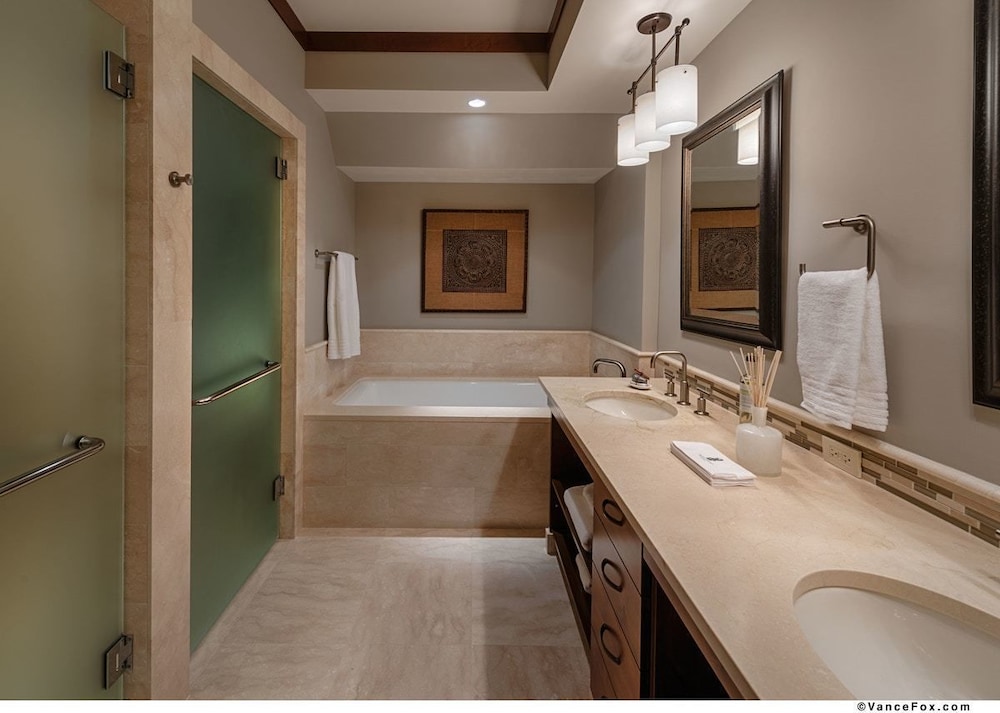 Penthouse Residence Three Bedroom Penthouse — 5-Star Luxury Hotel in Truckee, United States