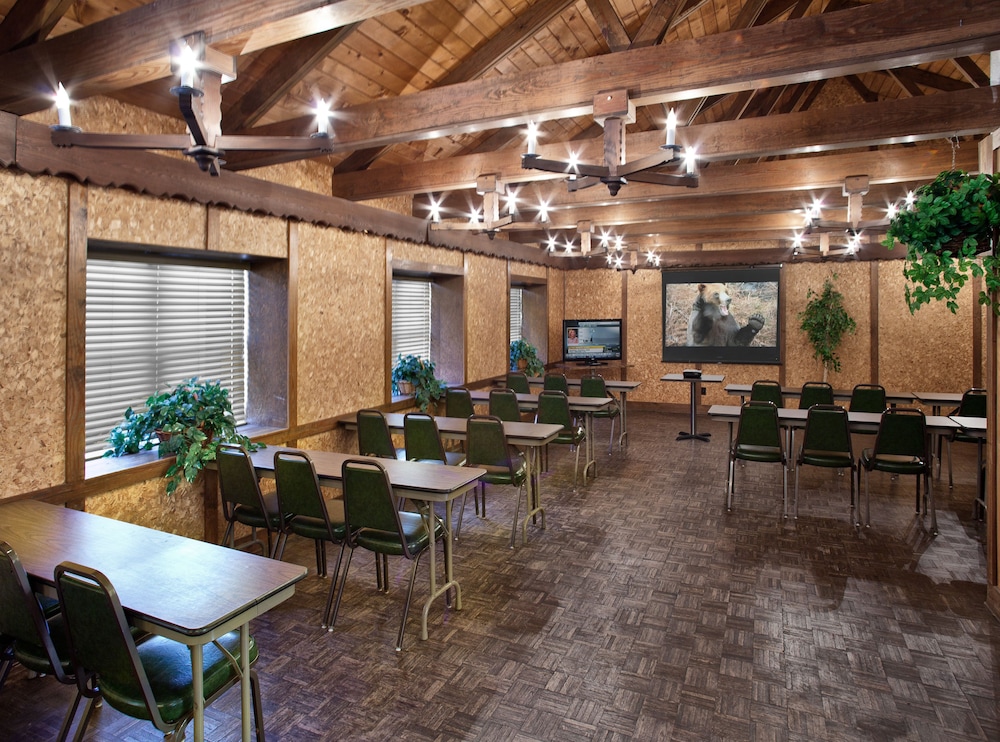 Helendorf River Inn Suites & Conference Center - photo 17