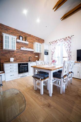 Domčeky Sabinka a Melinka in Stara Tura, Slovakia