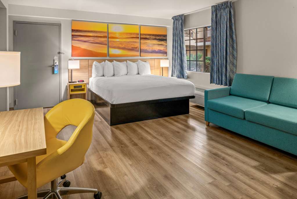 Days Inn & Suites by Wyndham Artesia - photo 36