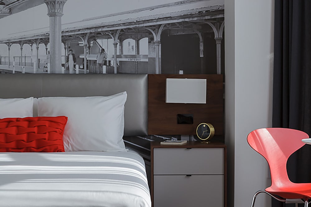 The Revolution Hotel - photo 9