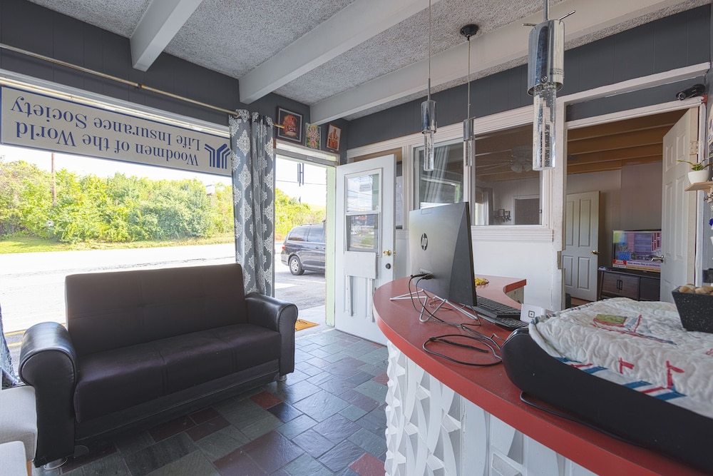 Sonrise Inn Lincoln Hwy By OYO - photo 2