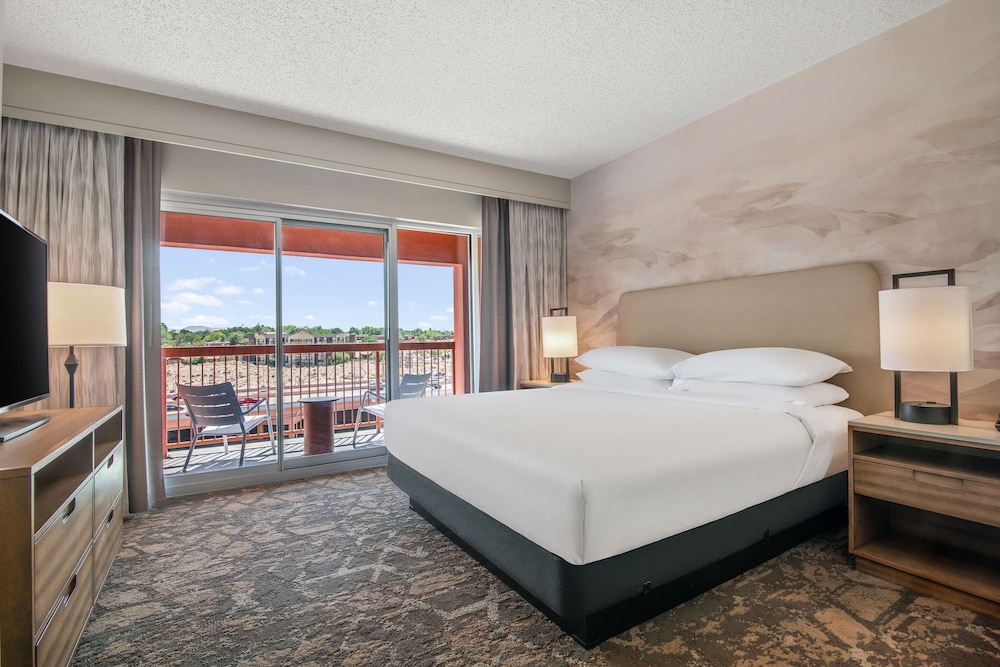 Embassy Suites by Hilton Albuquerque - photo 11