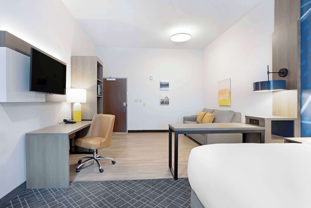 Comfort Inn & Suites Mountain Grove US 60 - photo 20
