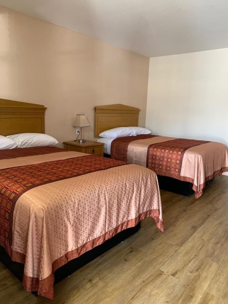 Towne Inn - photo 14
