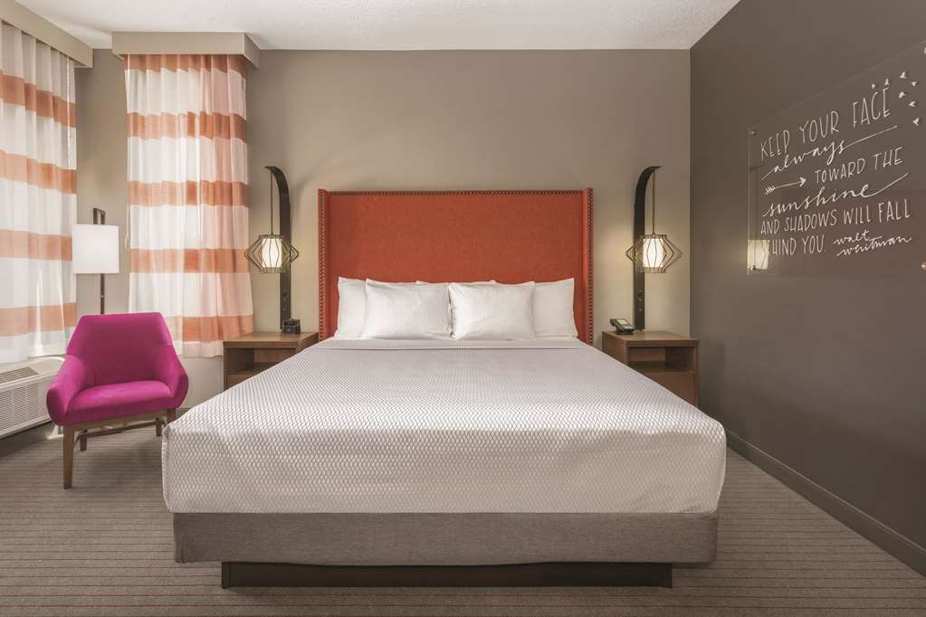 La Quinta Inn & Suites by Wyndham South Jordan - photo 21