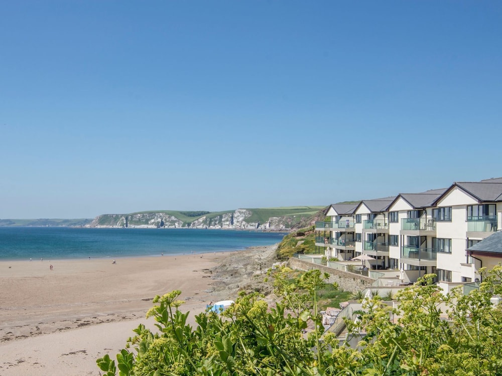 17 Burgh Island Causeway — 4-Star Luxury Hotel in Kingsbridge, United Kingdom