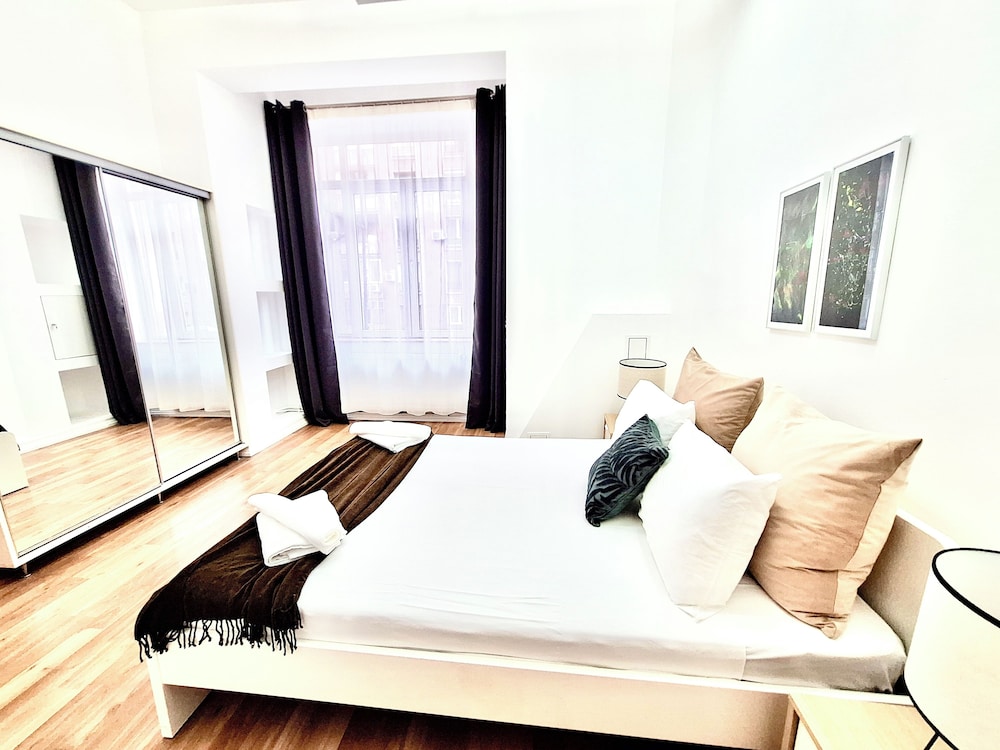 Victoriei Old Town Apartment — 4-Star Luxury Hotel in Bucharest, Romania