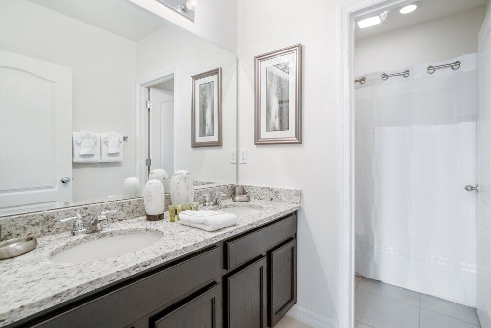 Alluring 7bed 5.5bath Pool Home Solterra Resort - photo 19