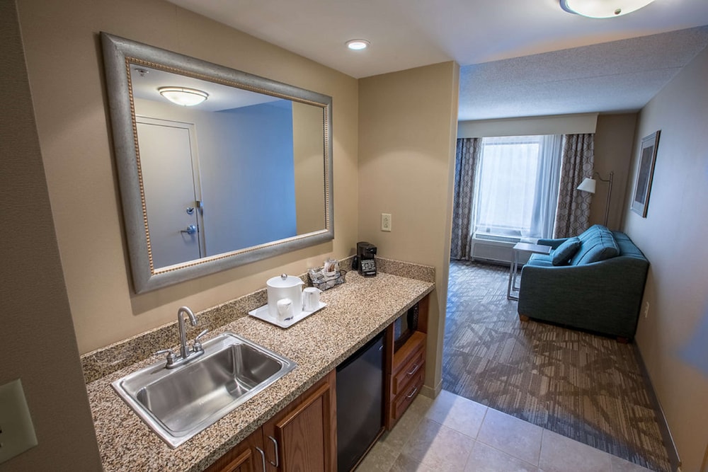 Hampton Inn & Suites Tilton - photo 28