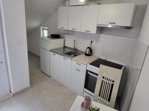 Apartment Dora Studio Apartment with Terrace