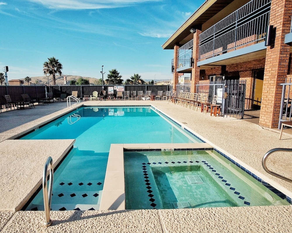 Claridge Inn — Saint George