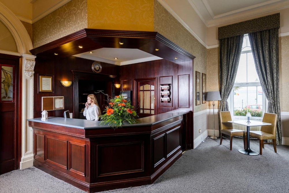 Commodore Hotel