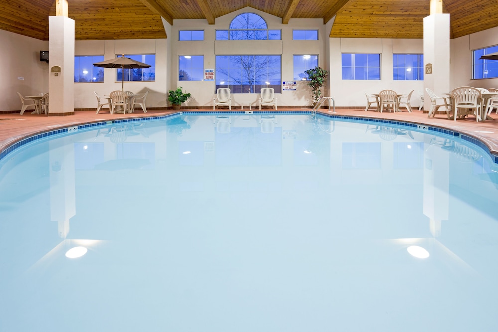 Holiday Inn Express Houghton Keweenaw by IHG - photo 46