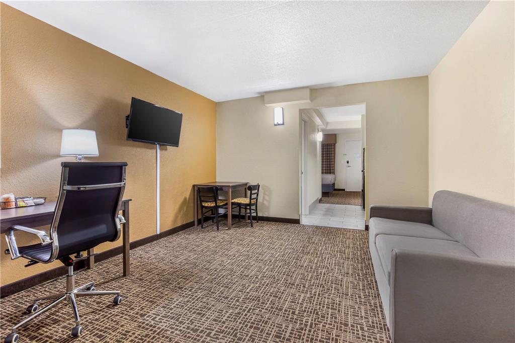 Quality Inn & Suites Spring Lake Fayetteville near Fort Bragg - photo 28