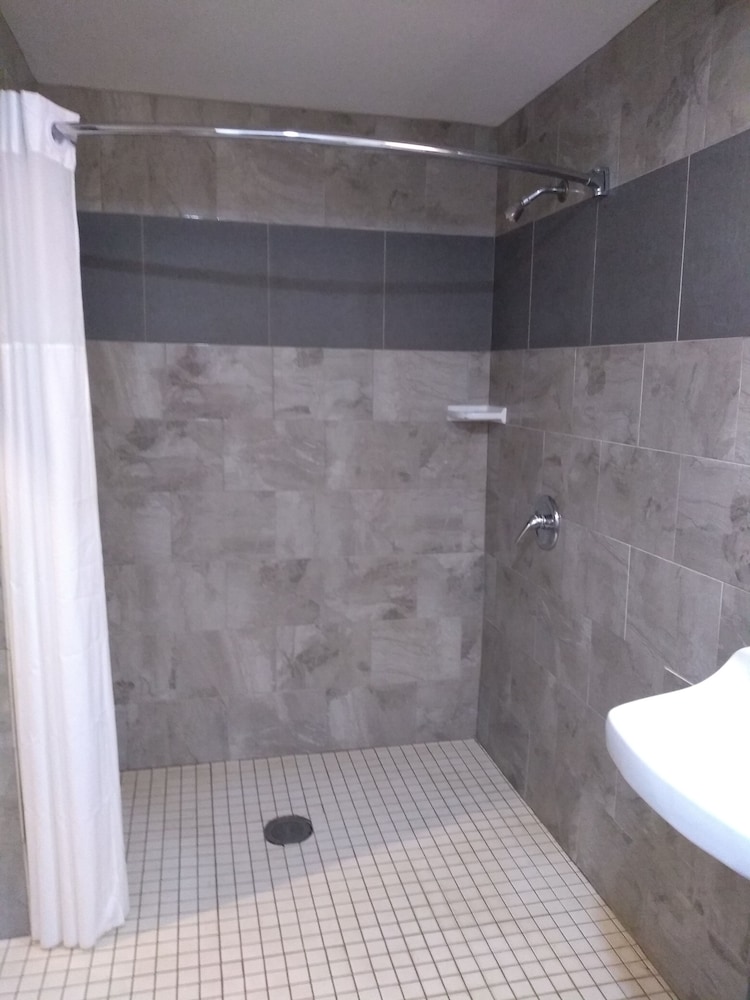 Days Inn by Wyndham Alva - photo 22