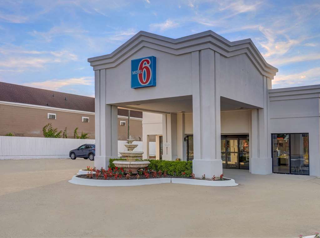 Motel 6 Jacksonville NC - photo 2