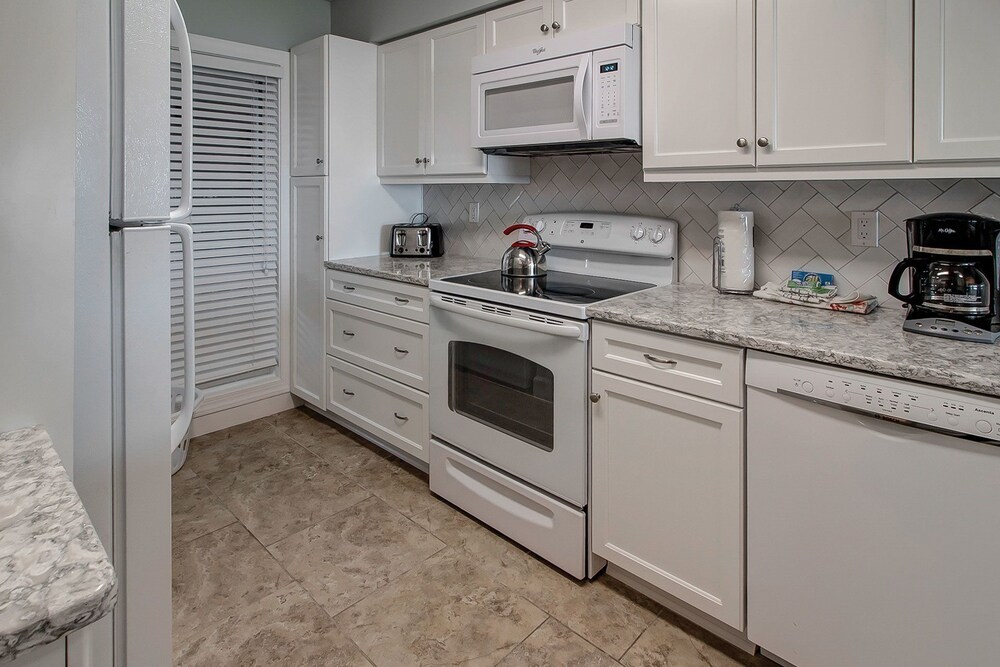 Shorewood 203 - photo 7