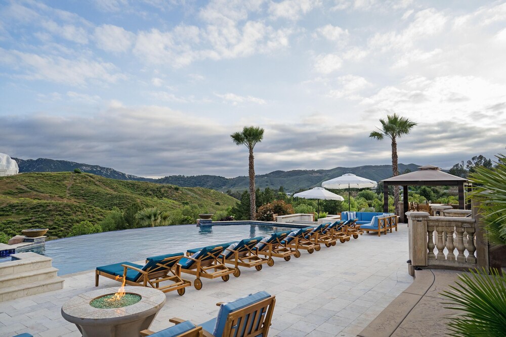 Carmen by AvantStay Infinity Pool w Jaw Dropping Views and 5 Min to Old Town - photo 31