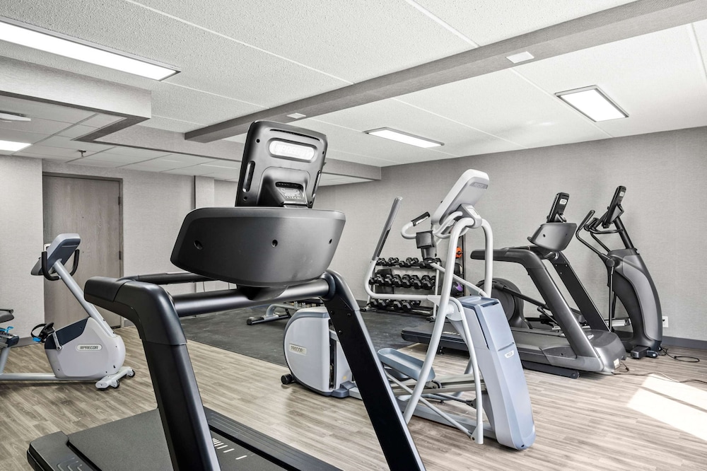 Hampton Inn Cleveland Westlake - photo 23