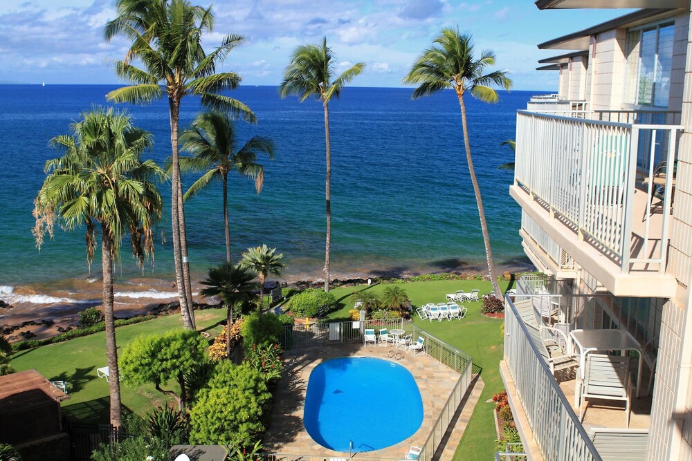 Kamaole Nalu #602 by Ali’i Resorts in Kihei, United States