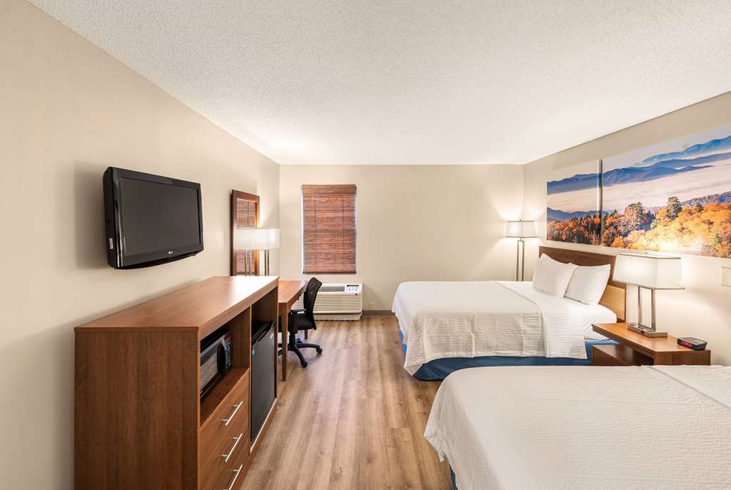 Days Inn by Wyndham Raleigh Airport Research Triangle Park - photo 9