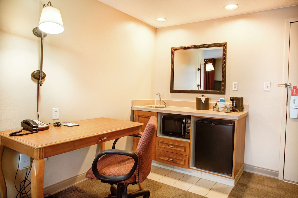 Hampton Inn Cedar City - photo 6