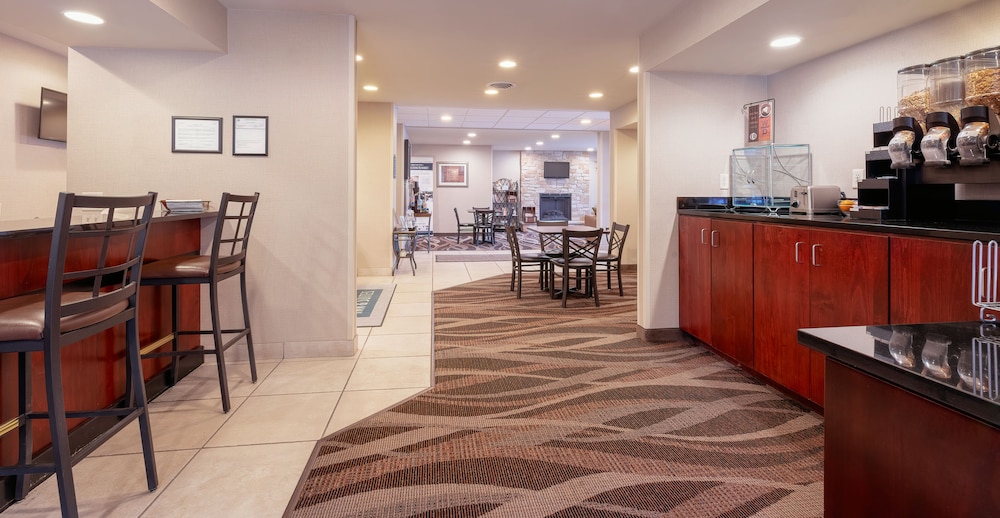 Cobblestone Inn & Suites Durand - photo 48