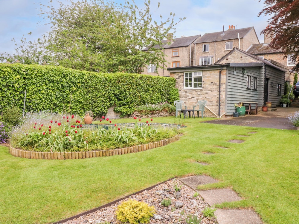 The Cottage — 4-Star Luxury Hotel in Sudbury, United Kingdom