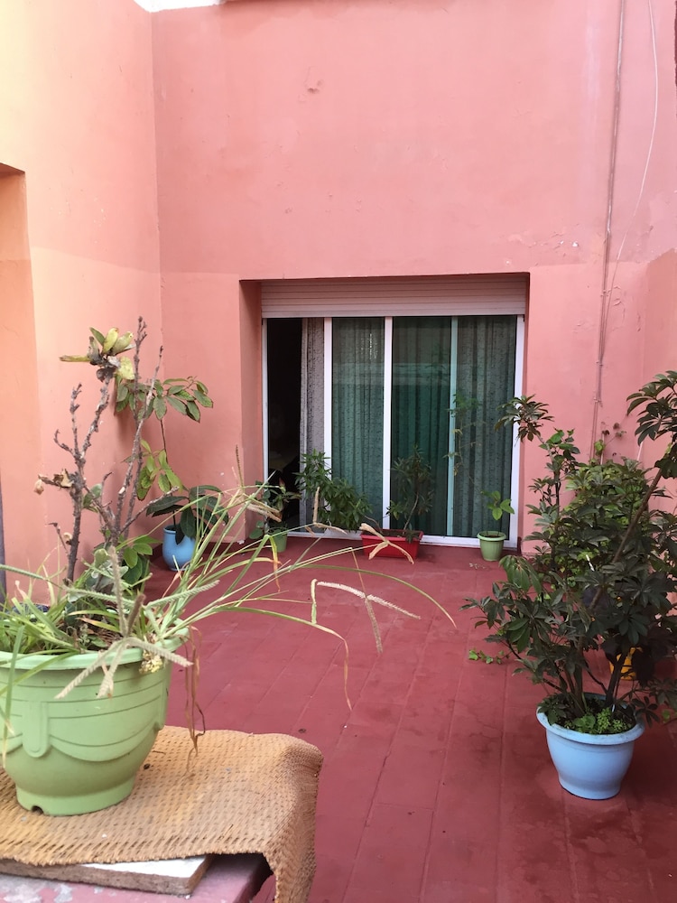 Room property in a Quiet Area Close to t