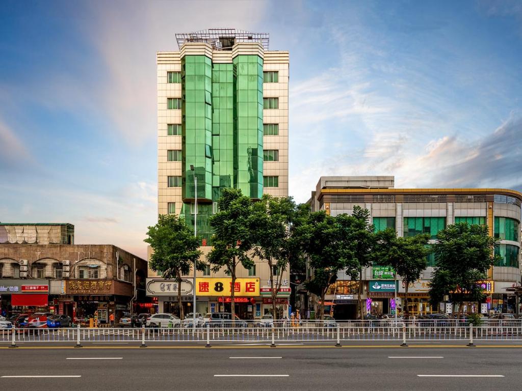 Super 8 Hotel - last minute hotel in Huizhou