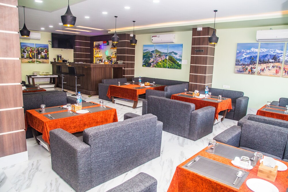 Hotel Gajur Palace — hotel in Dharan