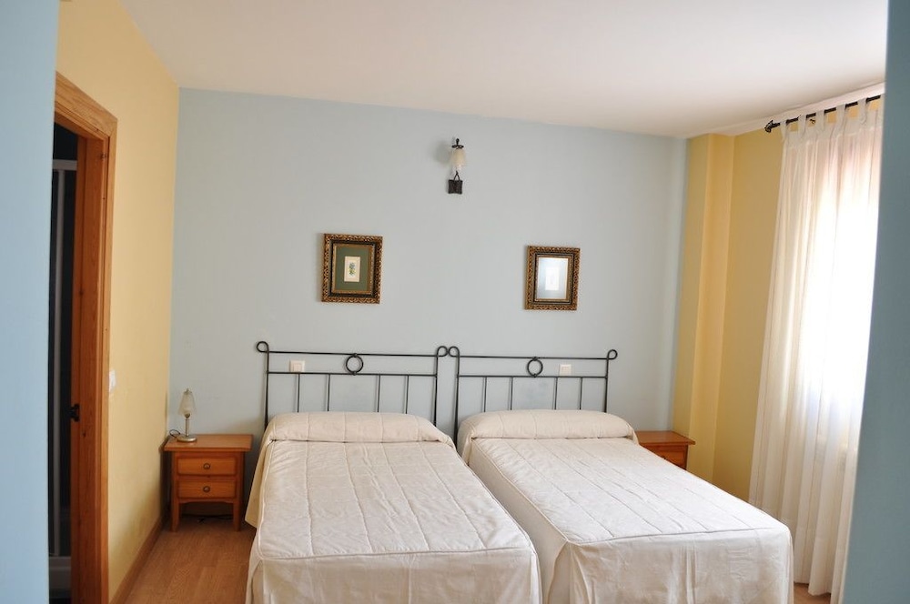 Hotel Puente De Piedra — Zamora