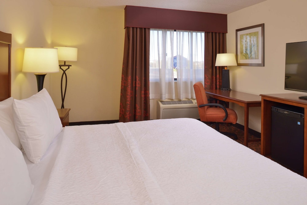 Hampton Inn Frederick - photo 10