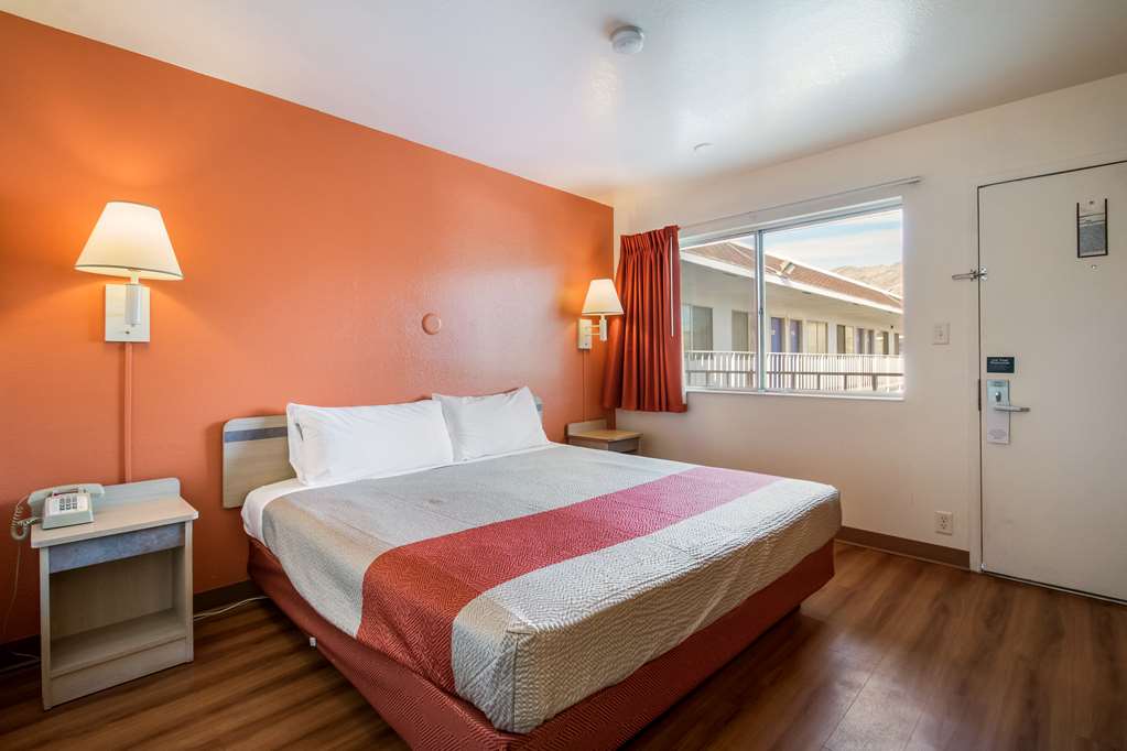 Motel 6 Wendover UT - photo 12