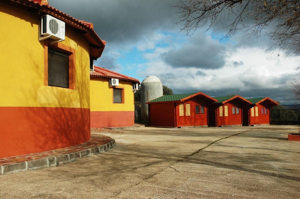 Complejo Turistico Arroyo de Carboneras — hotel in Brazatortas