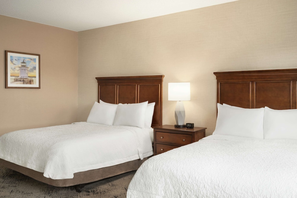 Hampton Inn & Suites Exeter - photo 11