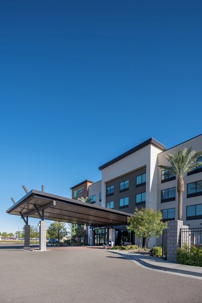 Holiday Inn Express & Suites Gilbert Mesa Gateway Airport by IHG - photo 62