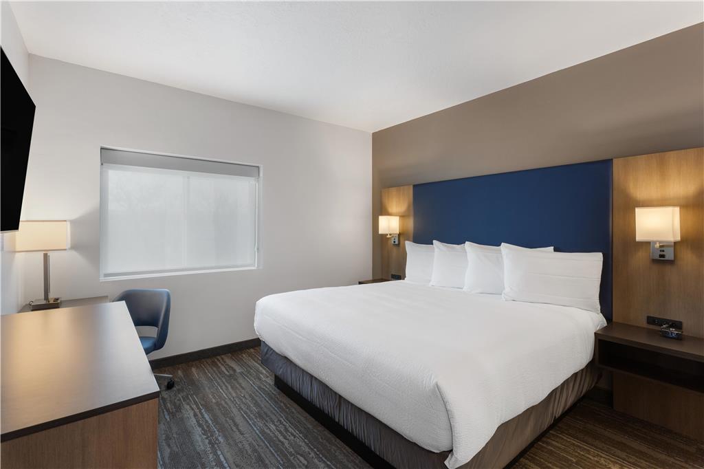Best Western Plus Landmark Hotel - photo 11