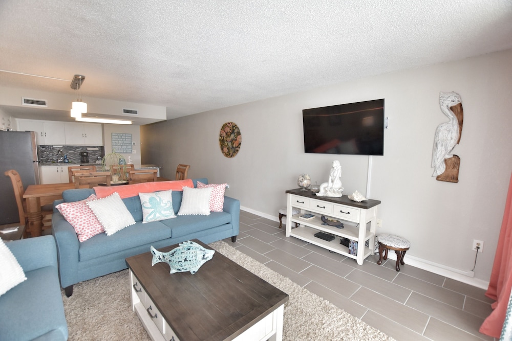 0704 Waters Edge Resort 1 Bedroom Condo by RedAwning - photo 14