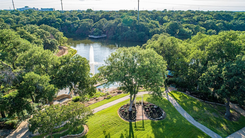 Hilton DFW Lakes Executive Conference Center - photo 89
